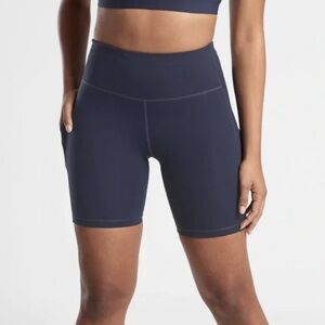 EUC Athleta Navy Ultimate Stash Pocket 9” Athletic Bike Shorts Size XS